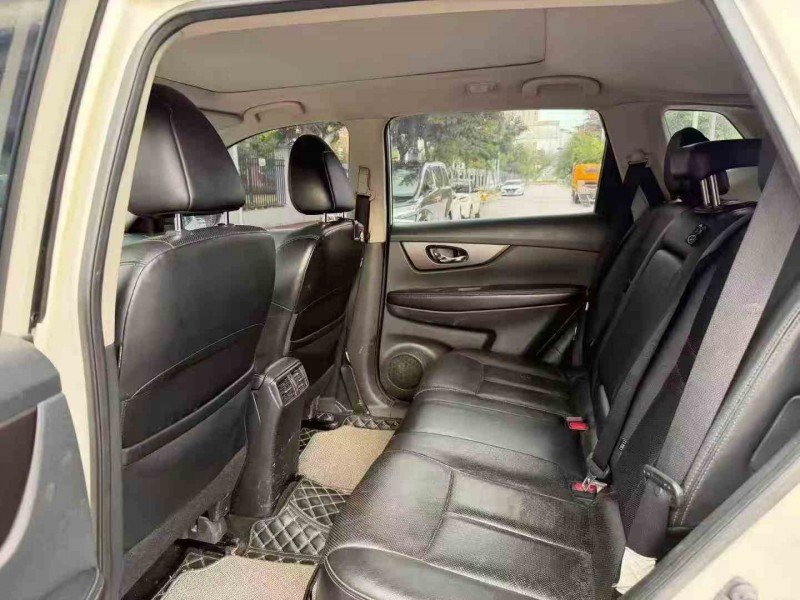 南宁15年日产奇骏6