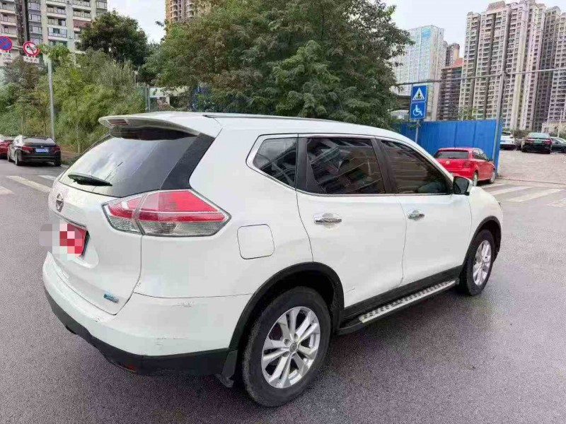 南宁15年日产奇骏7