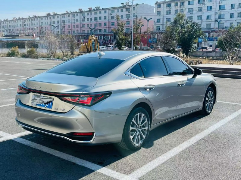 聊城25年雷克萨斯ES7