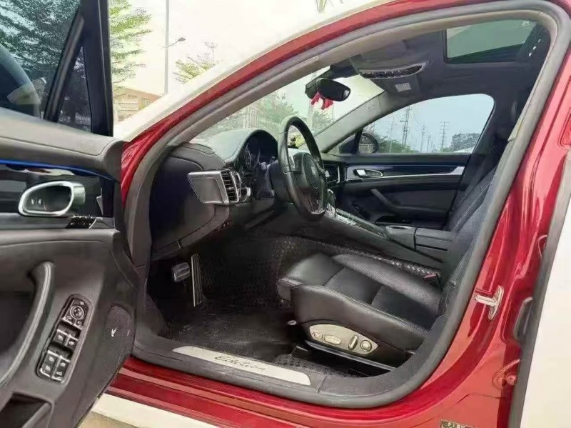 广州16年保时捷帕拉梅拉4