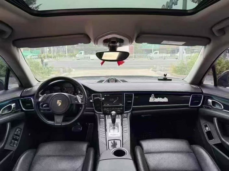 广州16年保时捷帕拉梅拉5