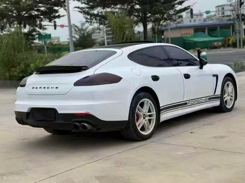 广州16年保时捷帕拉梅拉8