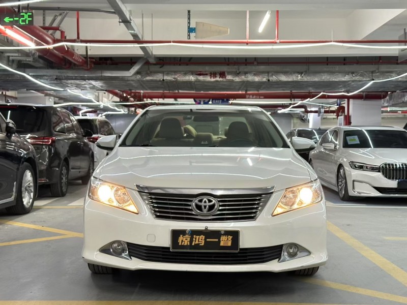 深圳14年丰田凯美瑞1