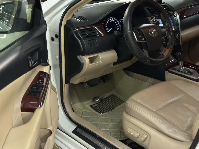 深圳14年丰田凯美瑞4