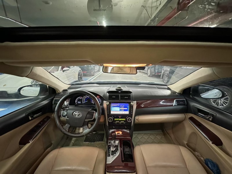 深圳14年丰田凯美瑞5