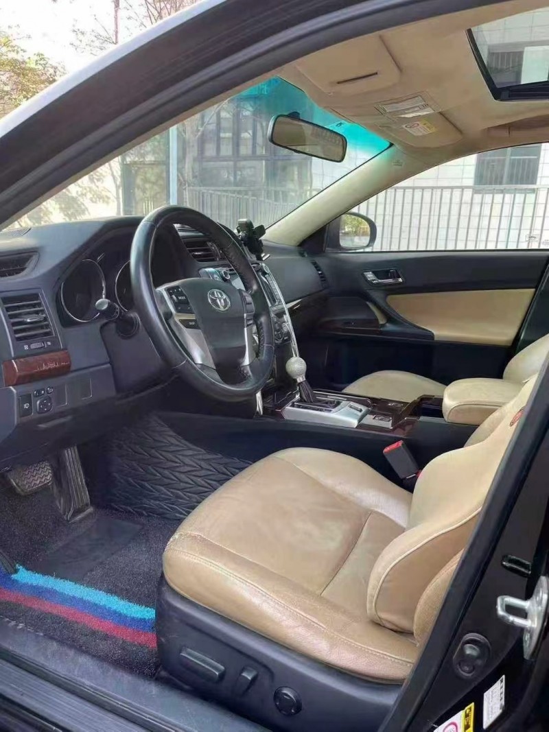 佛山14年丰田锐志4