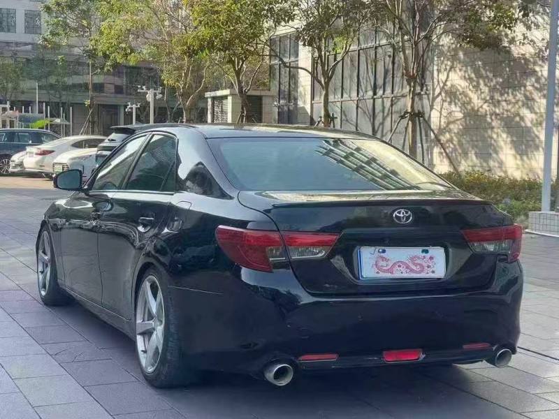 佛山14年丰田锐志7