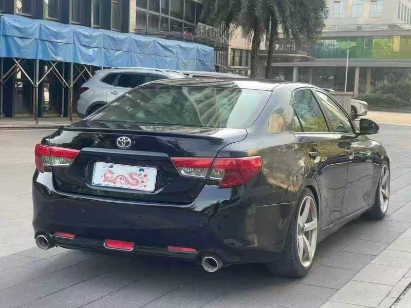 佛山14年丰田锐志8