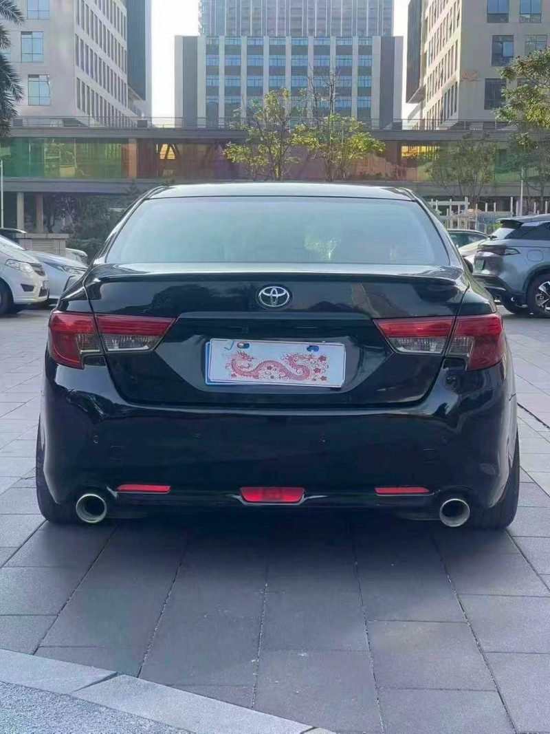 佛山14年丰田锐志9