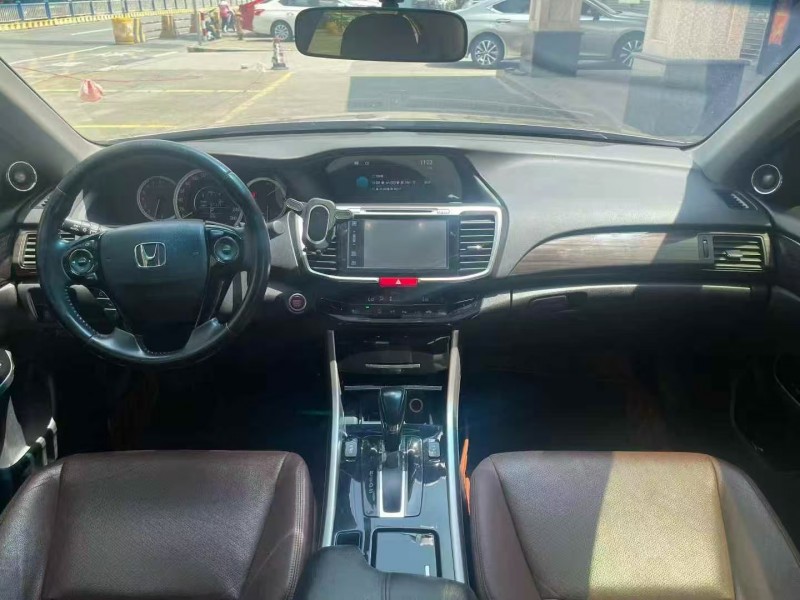 广州17年本田雅阁5