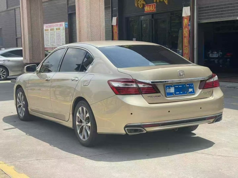 广州17年本田雅阁7