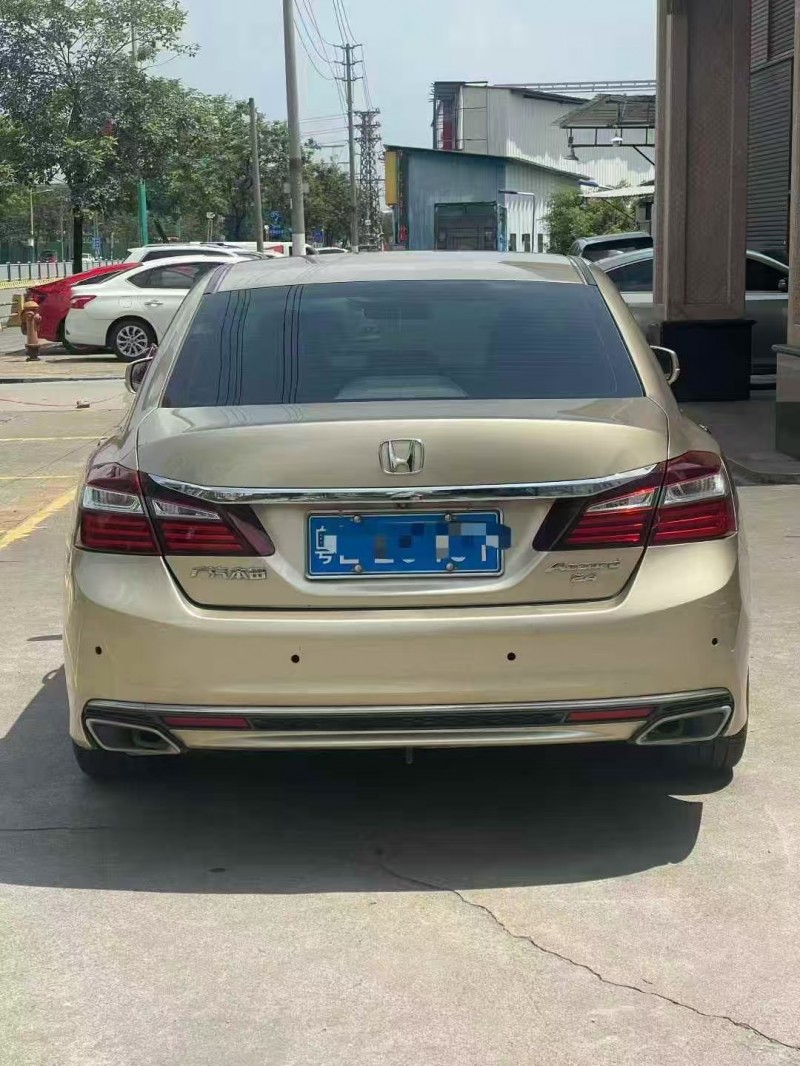 广州17年本田雅阁9