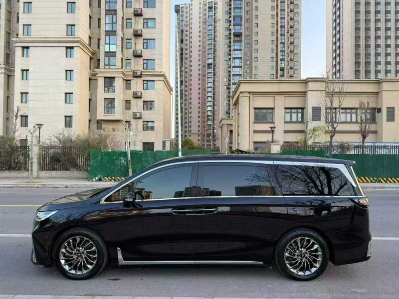 郑州23年岚图汽车梦想家8