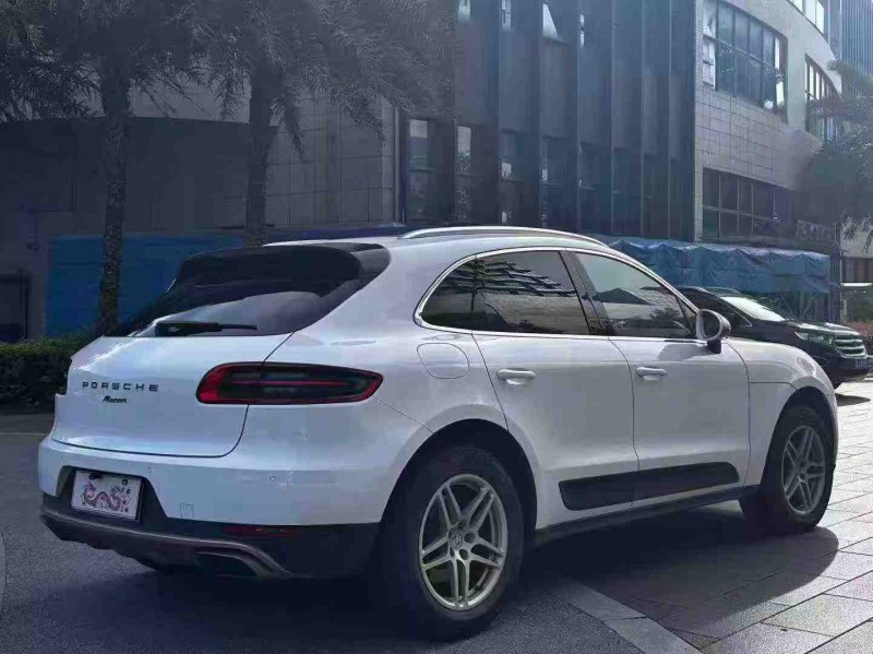 佛山15年保时捷Macan4