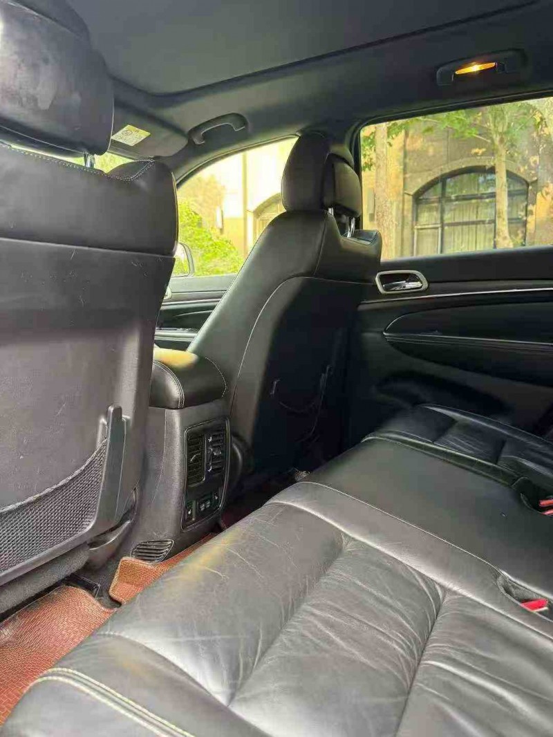 潍坊15年Jeep大切诺基5