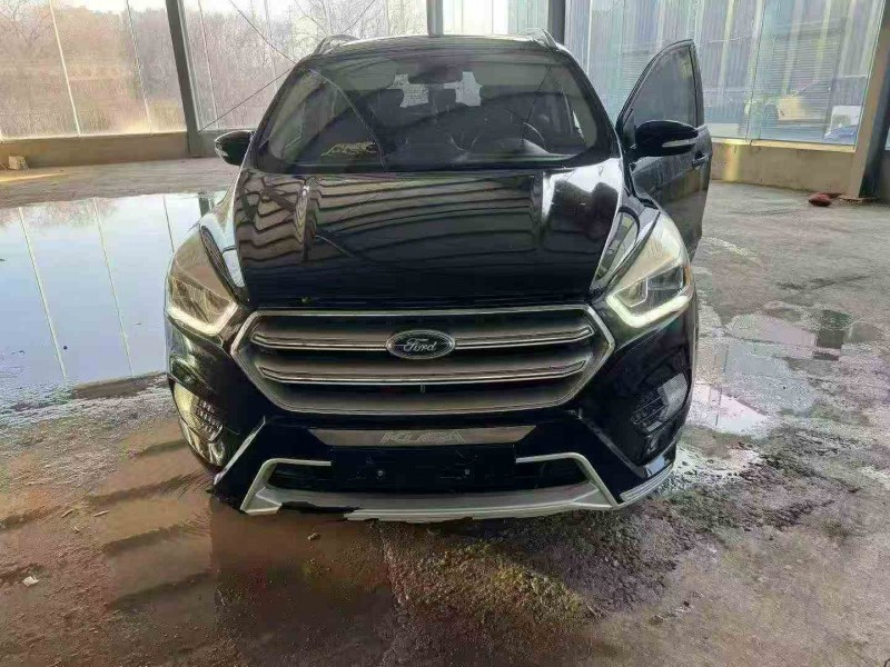 济宁17年福特翼虎1