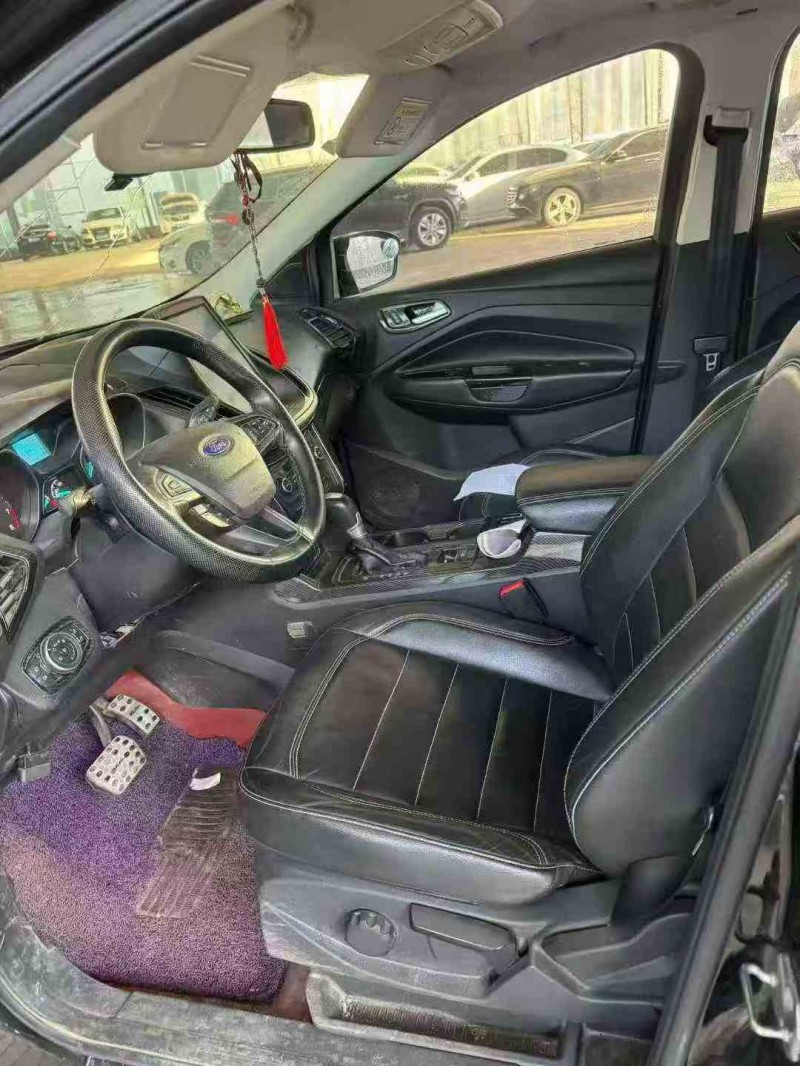 济宁17年福特翼虎5