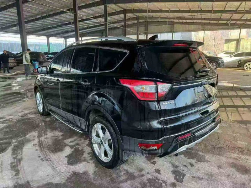 济宁17年福特翼虎7