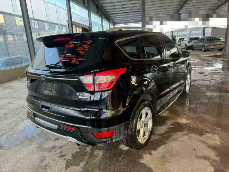 济宁17年福特翼虎8