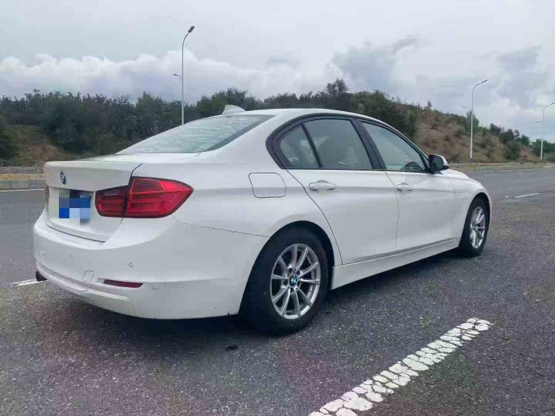 潍坊13年宝马3系8