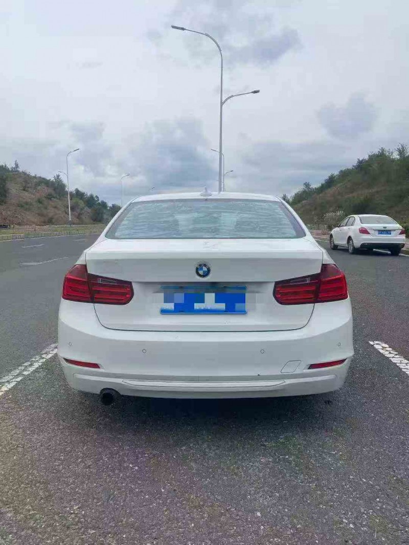 潍坊13年宝马3系9