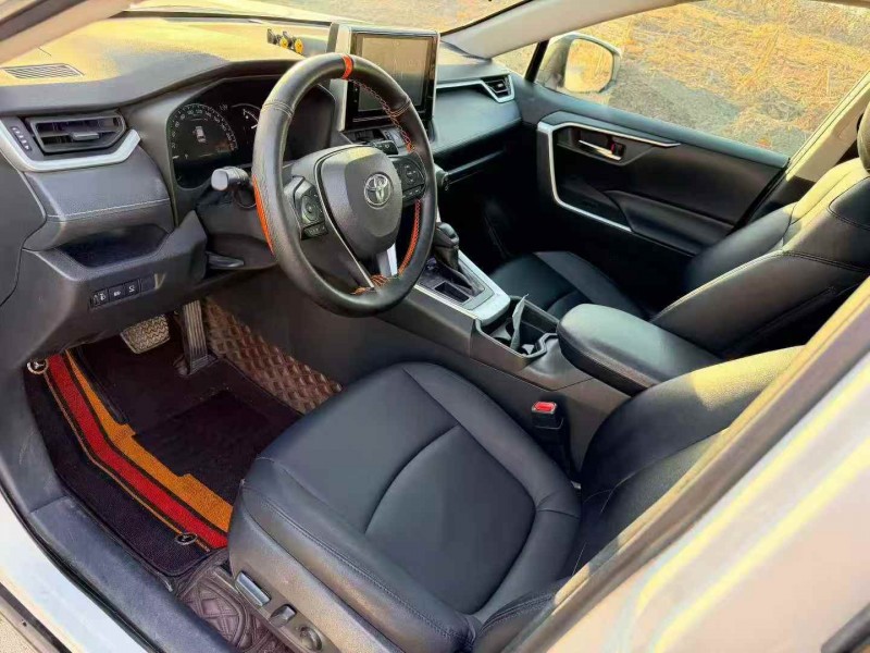 枣庄20年丰田RAV4荣放5