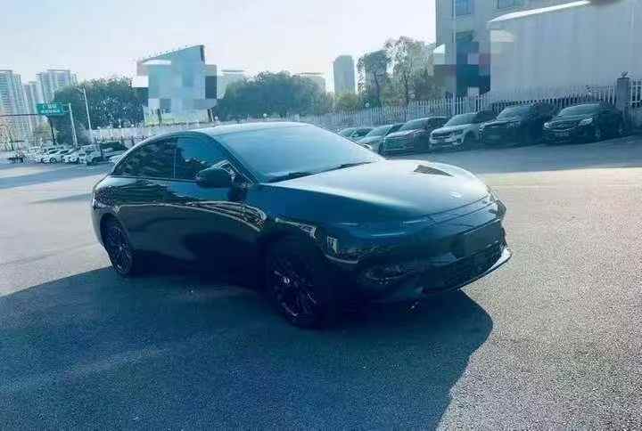 九江25年零跑汽车C012