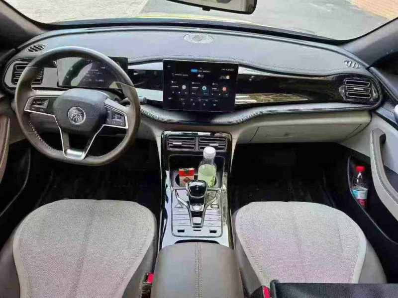 保定24年比亚迪秦5