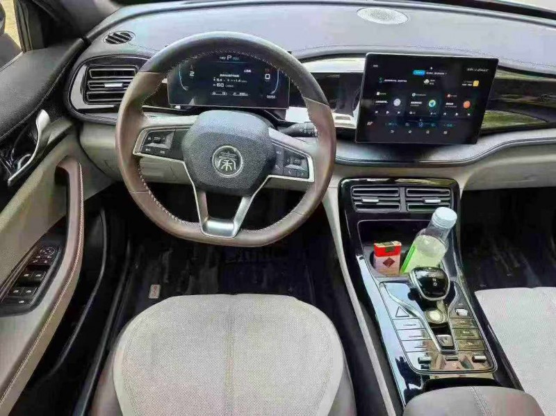 保定24年比亚迪秦6