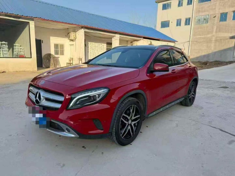 威海16年奔驰GLA2