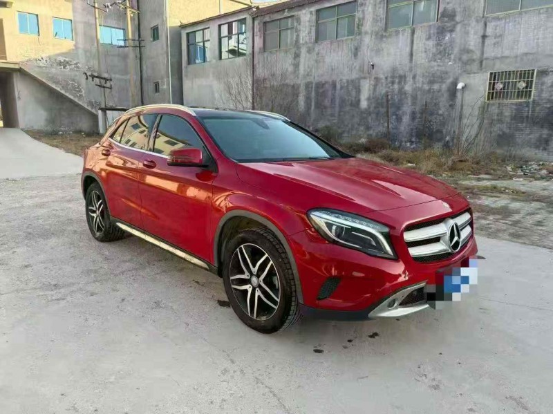 威海16年奔驰GLA3