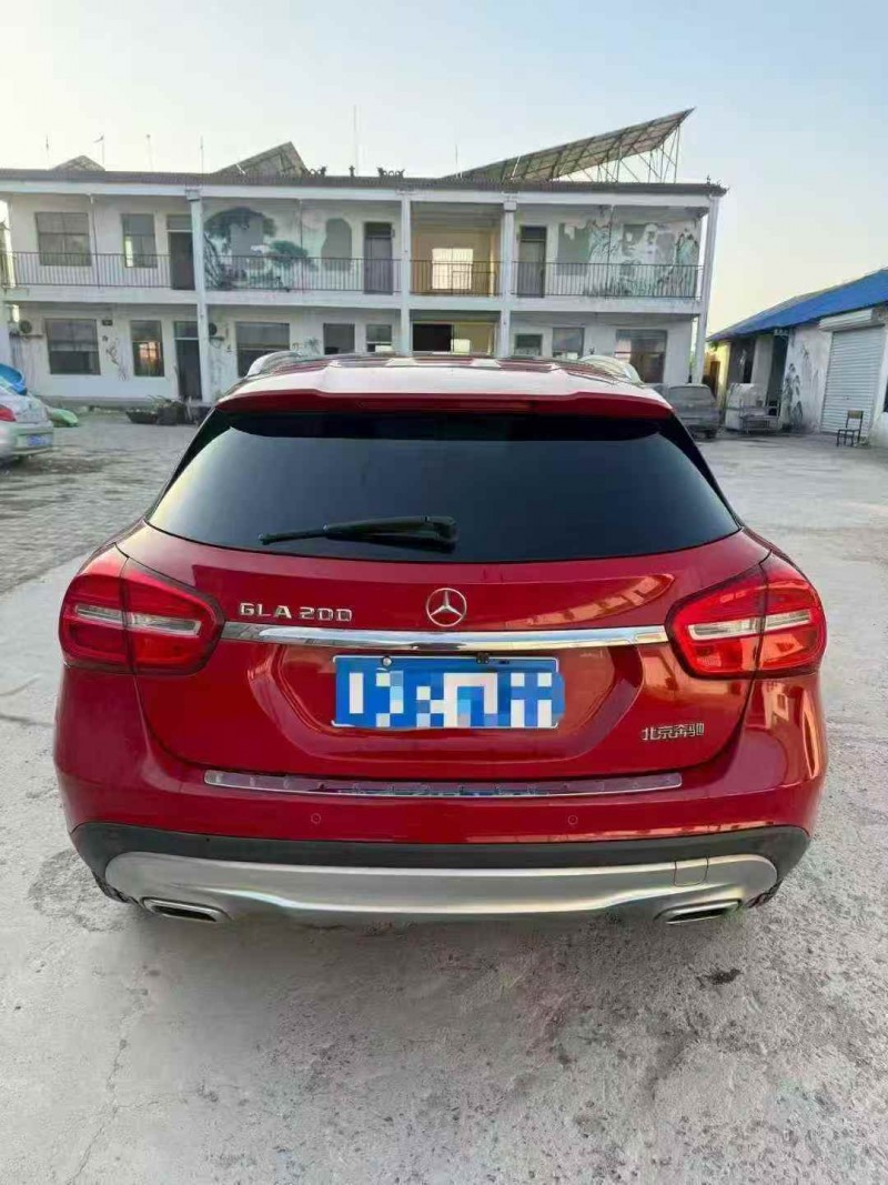 威海16年奔驰GLA5