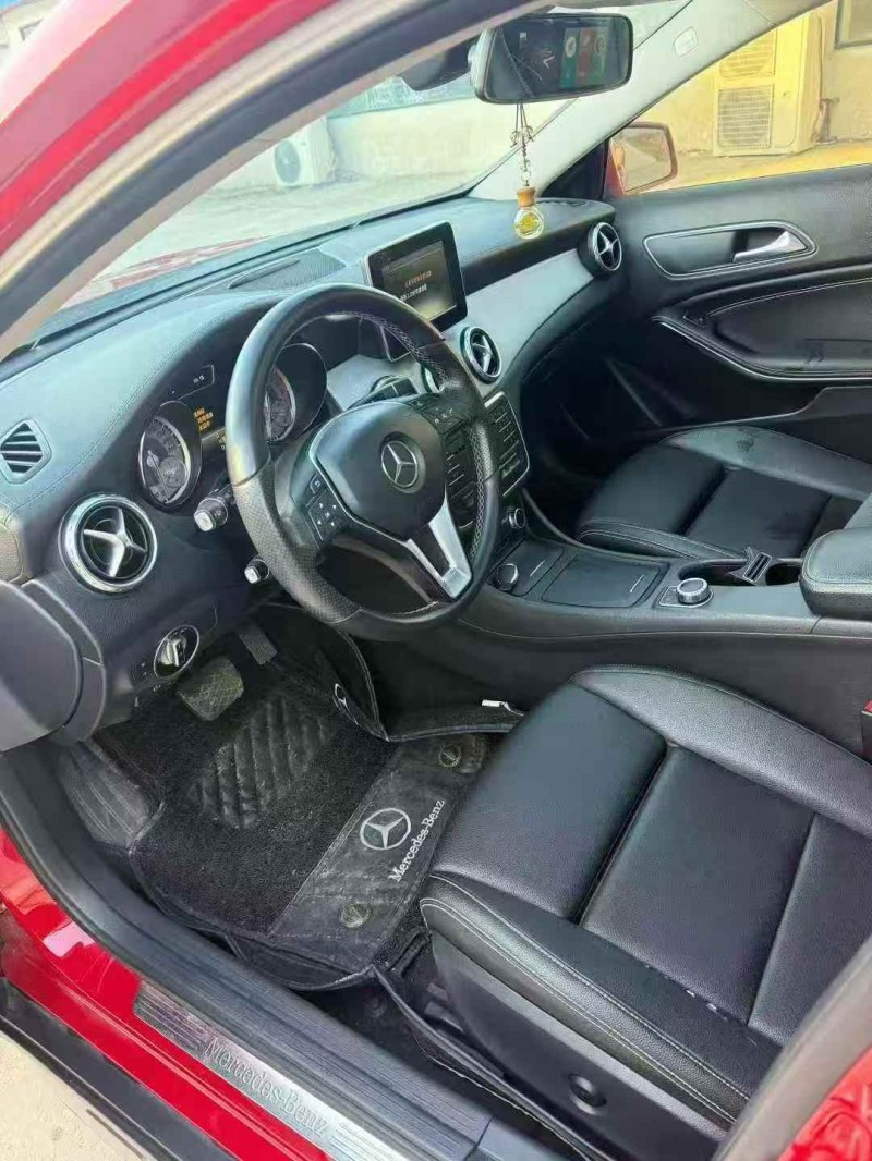 威海16年奔驰GLA9