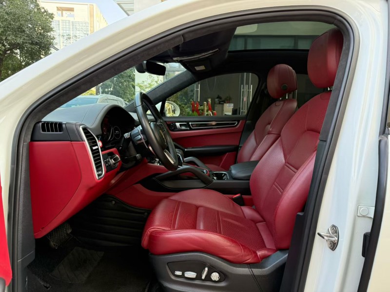 深圳21年保时捷卡宴6