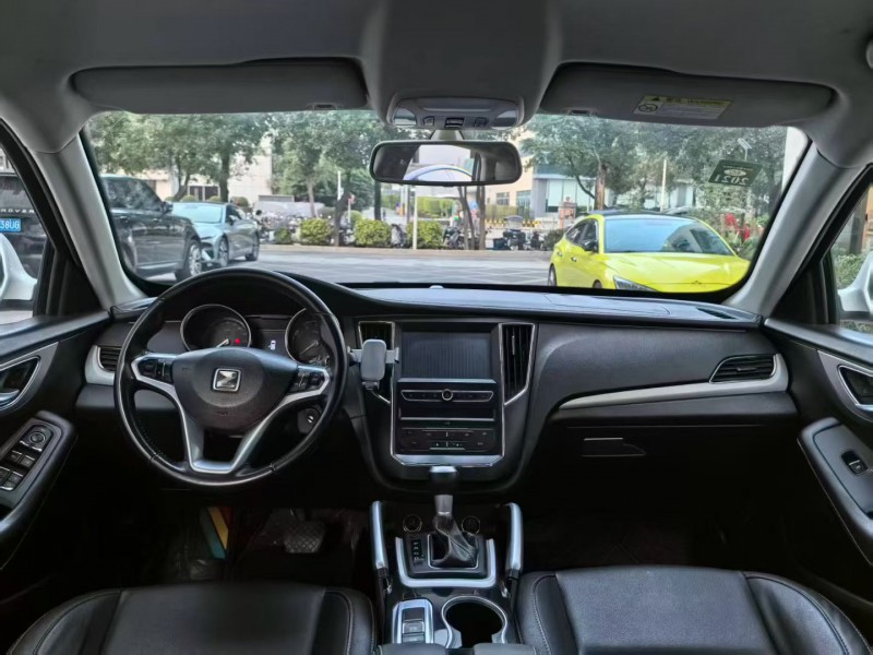 深圳19年众泰SR73