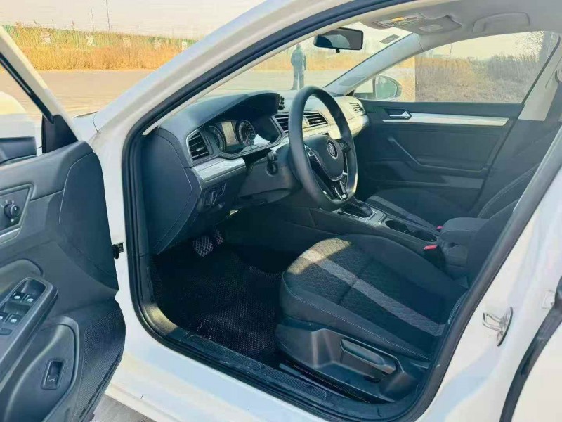 济宁22年大众凌渡3