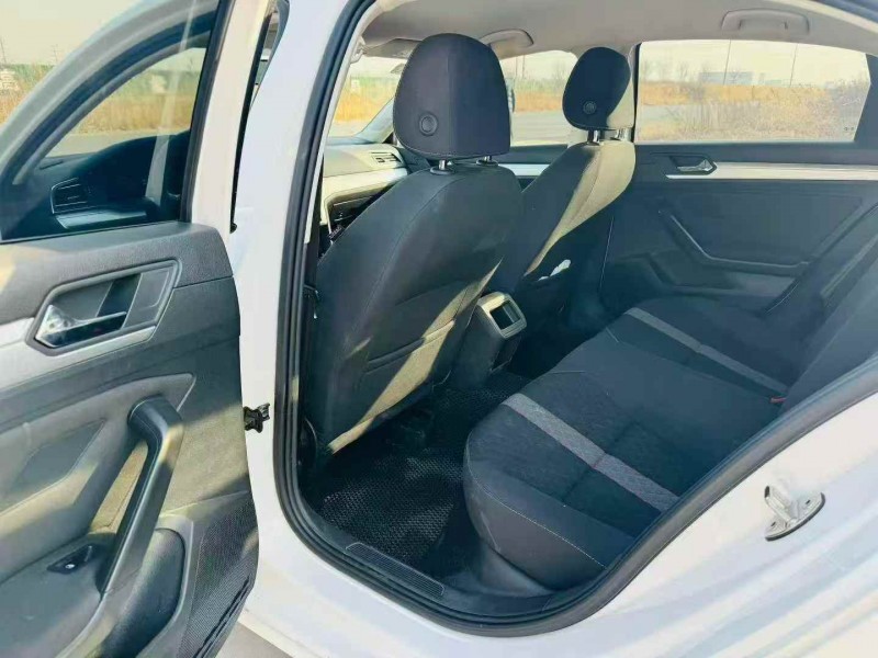 济宁22年大众凌渡4