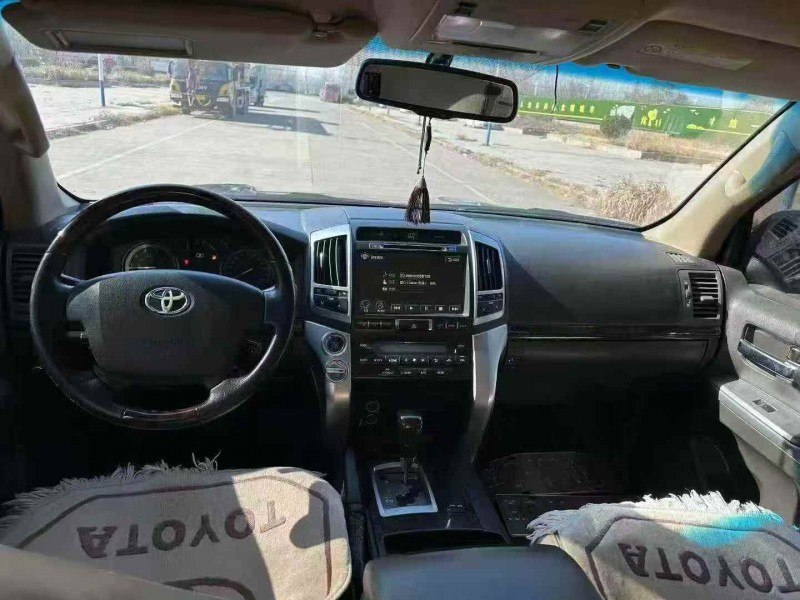 濰坊10年豐田蘭德酷路澤6