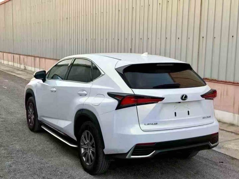 济宁21年雷克萨斯NX7