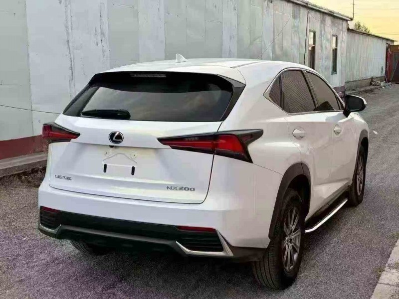 济宁21年雷克萨斯NX8