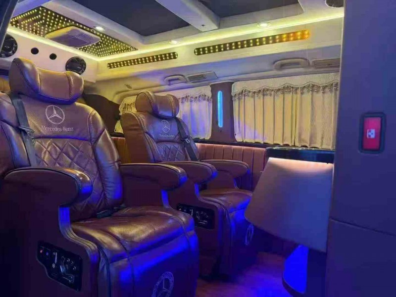 青岛14年奔驰威霆9