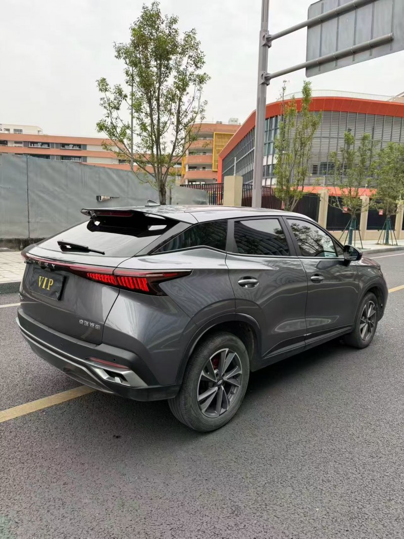 成都24年奇瑞欧萌达6