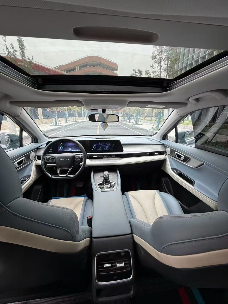 成都24年奇瑞欧萌达8