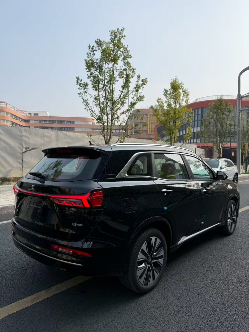 成都26年东风蓝电E57