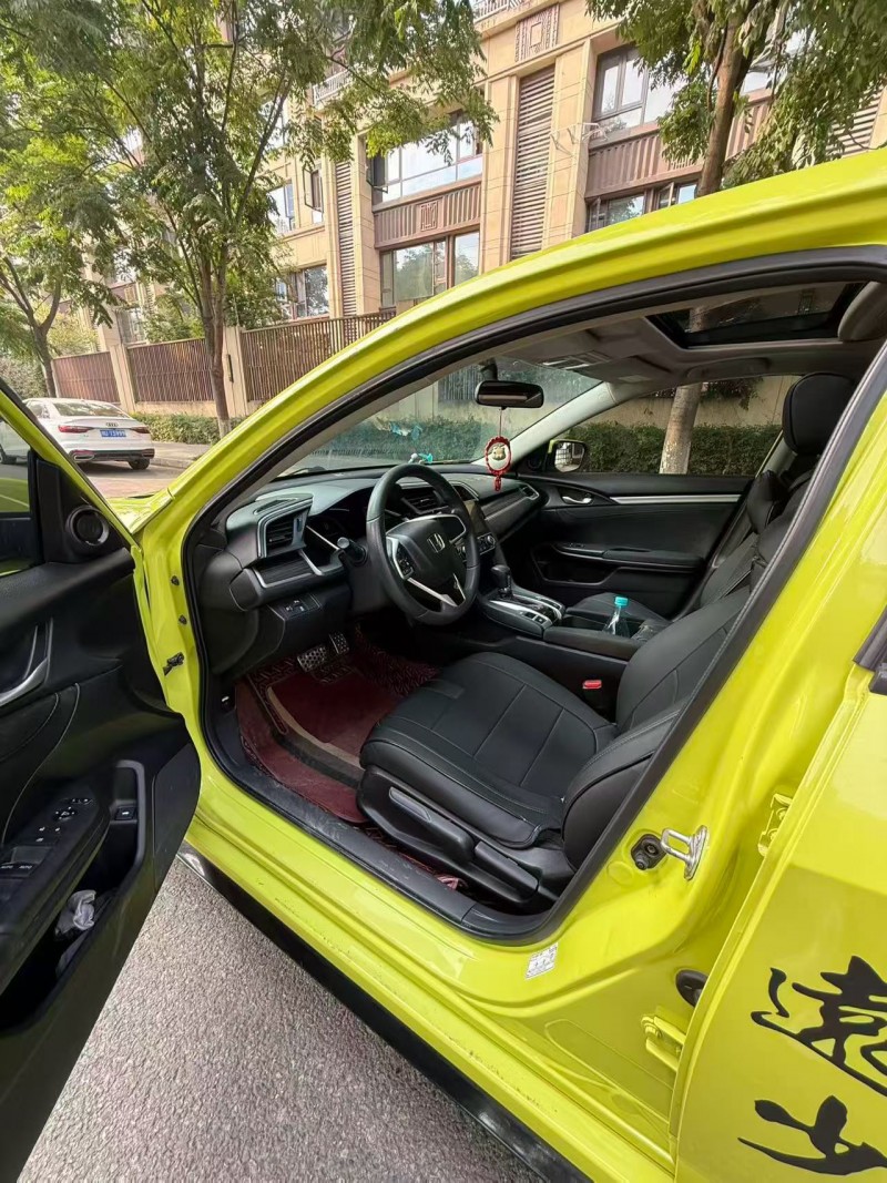 成都19年本田思域7