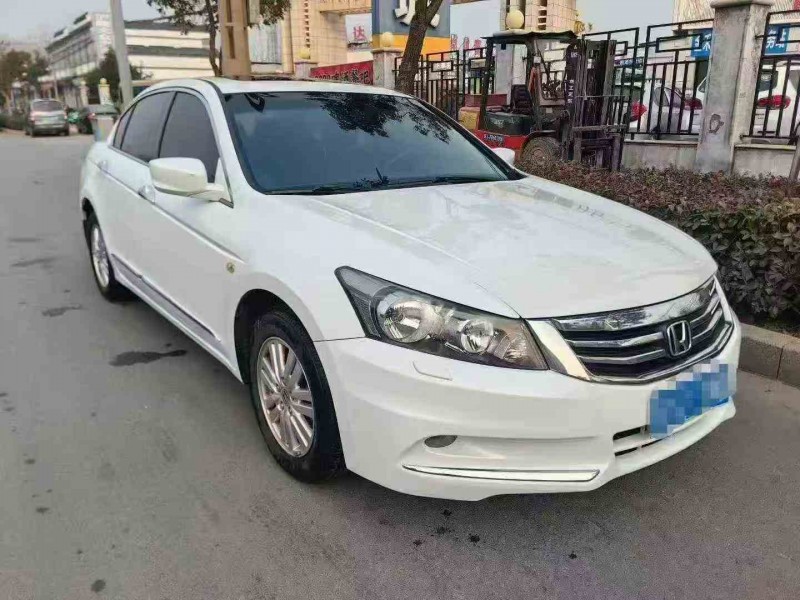 潍坊13年本田雅阁2