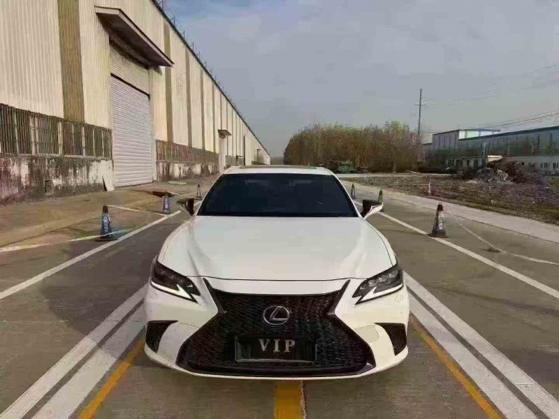 東營21年雷克薩斯ES1