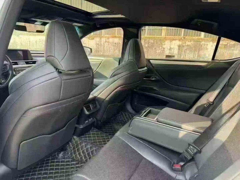 東營21年雷克薩斯ES6