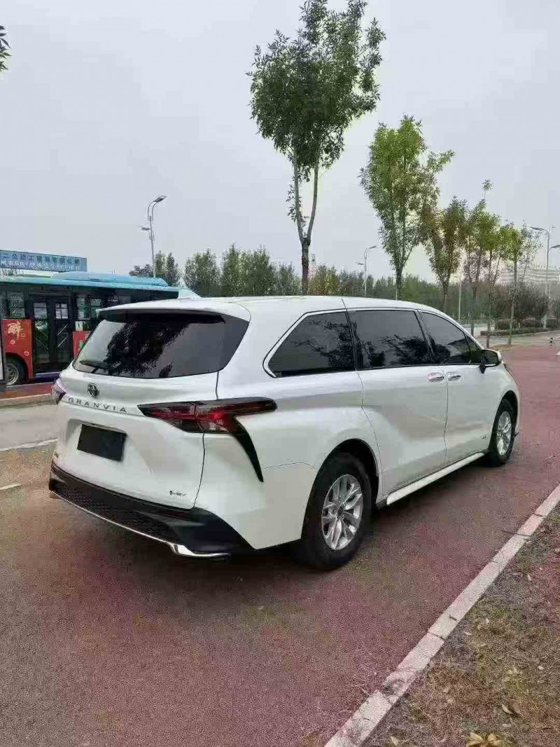 東營25年豐田格瑞維亞8