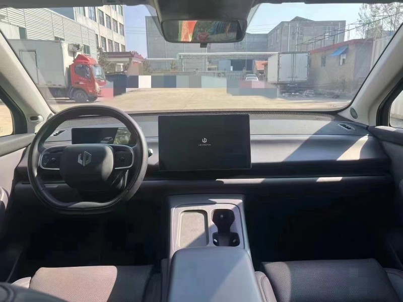 临沂24年零跑汽车C106